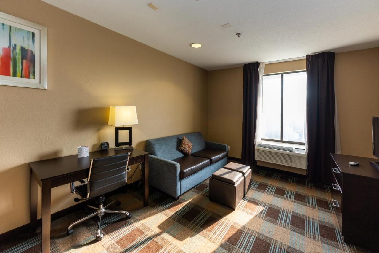 Comfort West At Clay Road Hotel