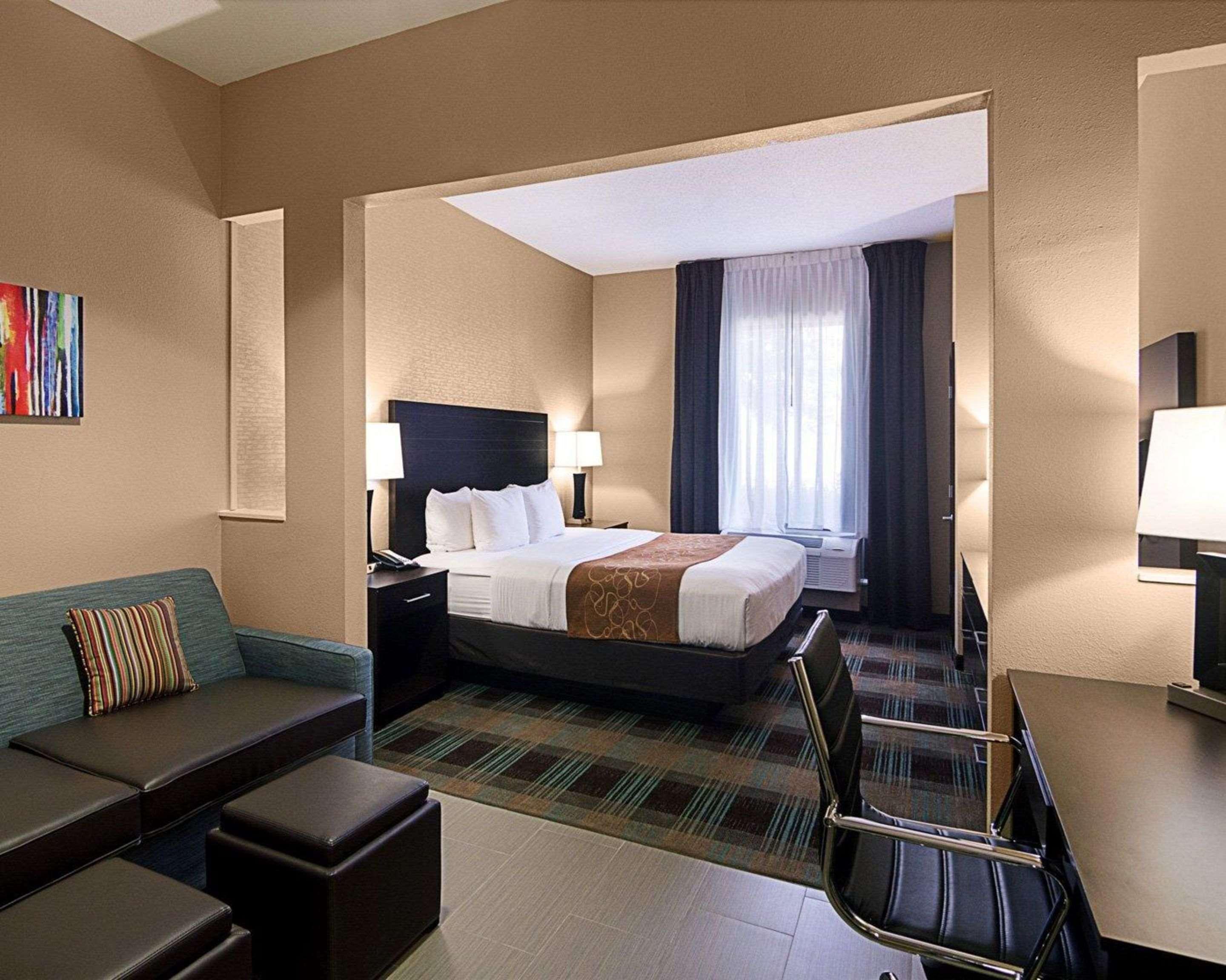 Hotel Comfort West At Clay Road
