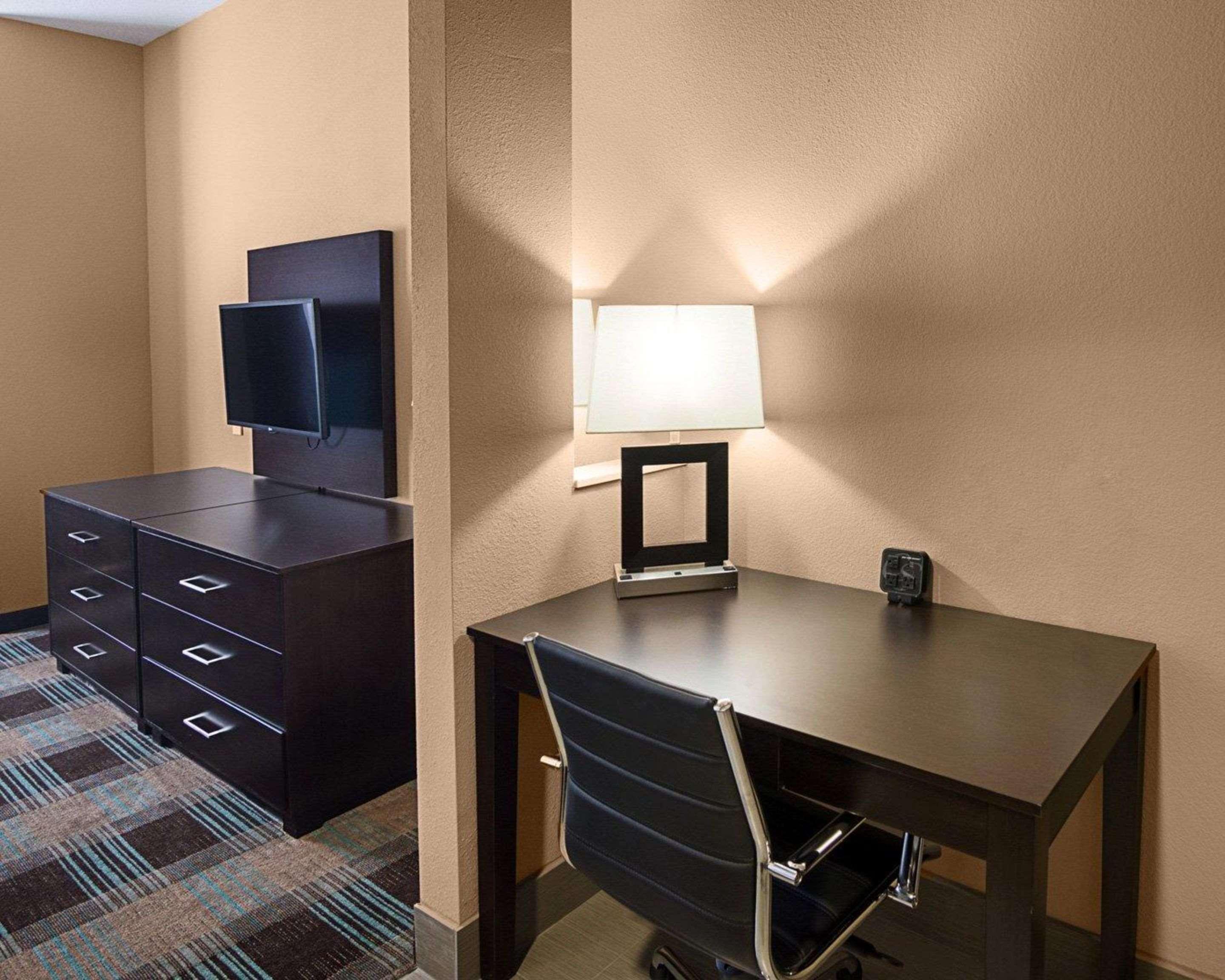 Comfort West At Clay Road 3*