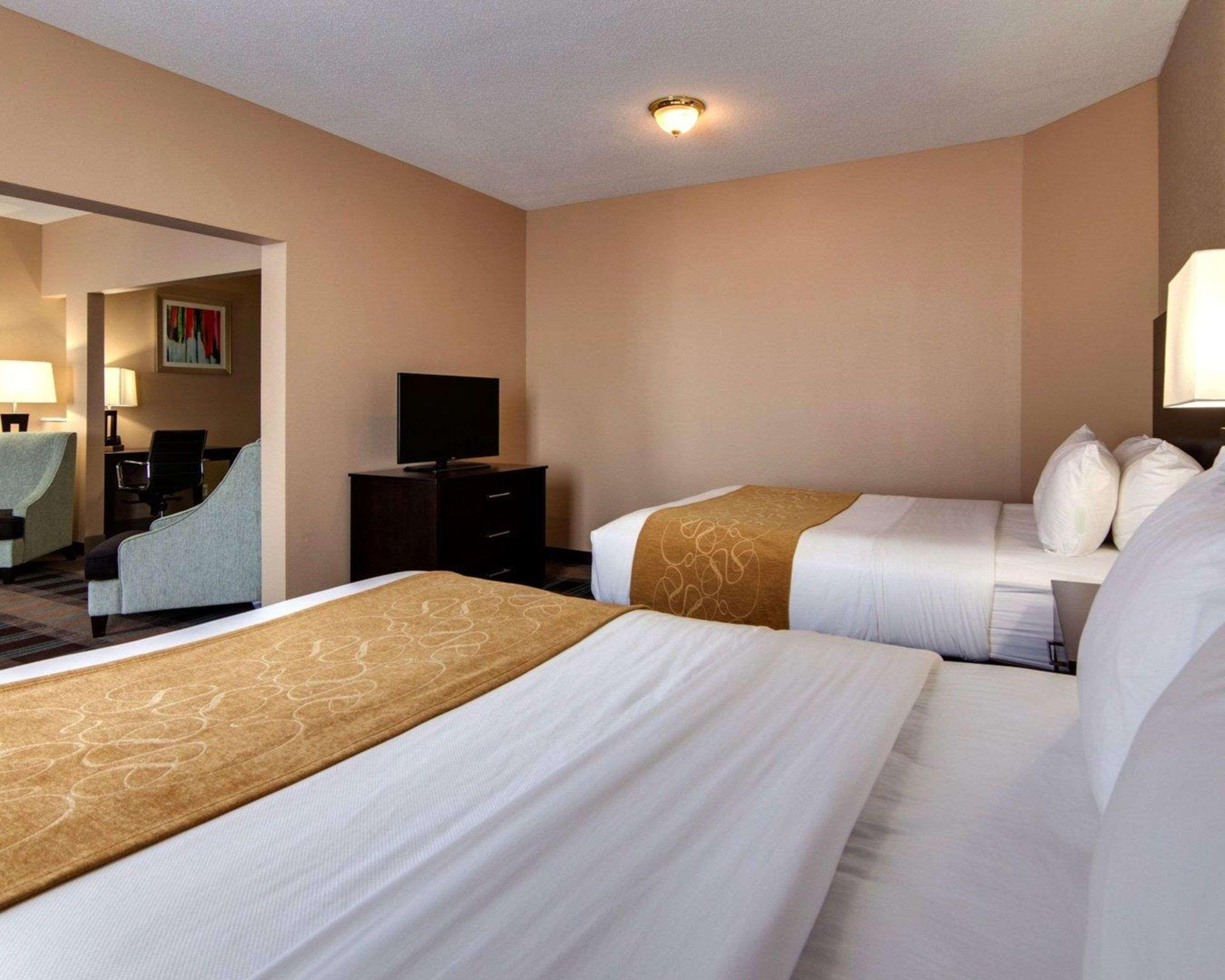Hotel Comfort West At Clay Road