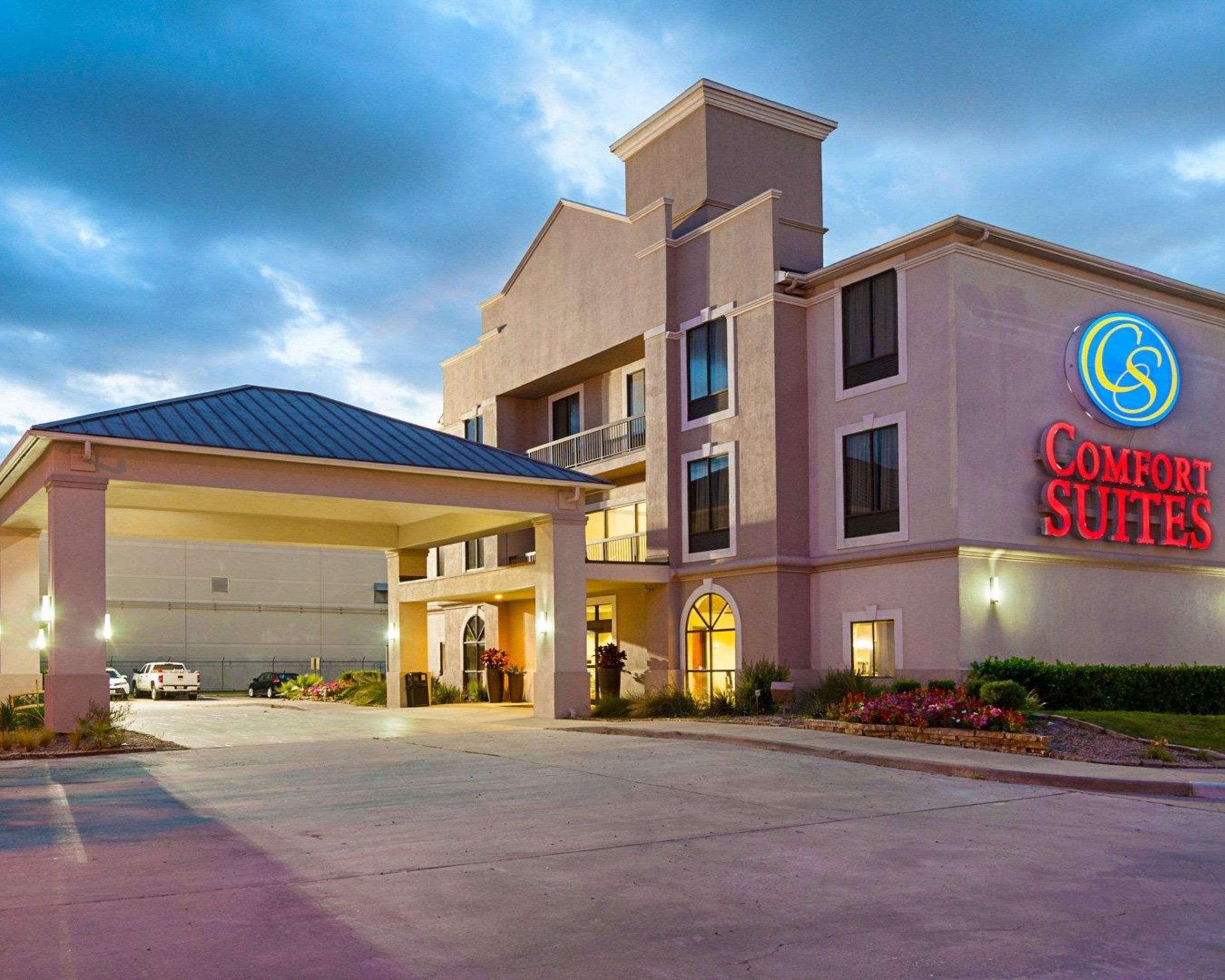Comfort West At Clay Road Hotel