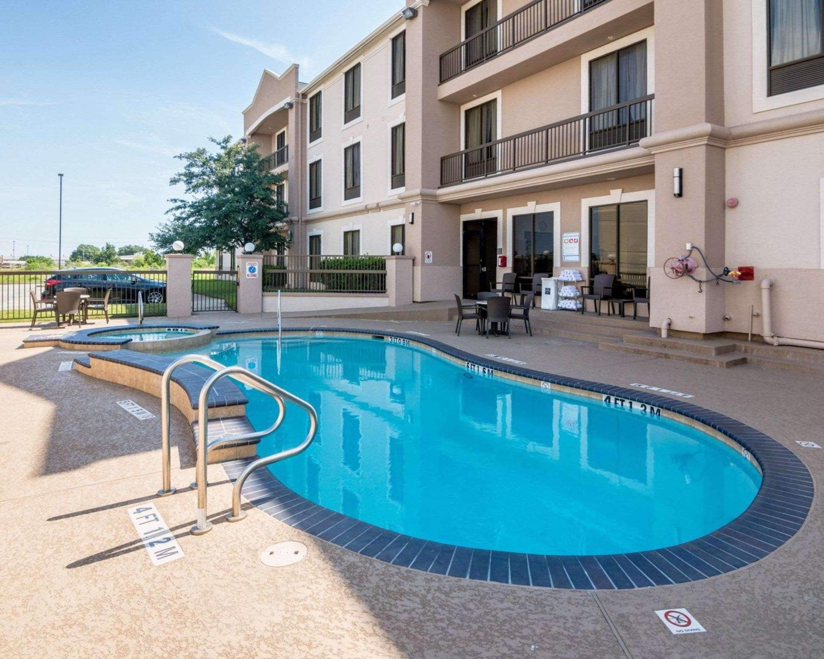 Comfort West At Clay Road Hotel Houston
