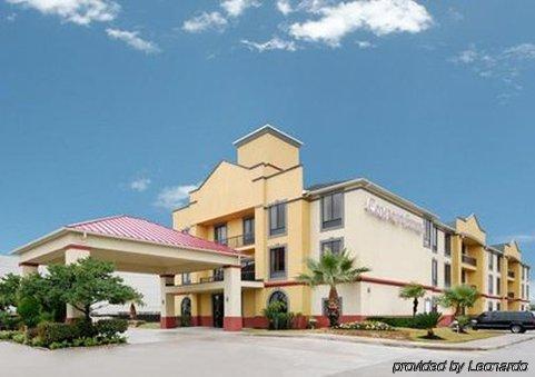Comfort West At Clay Road Hotel