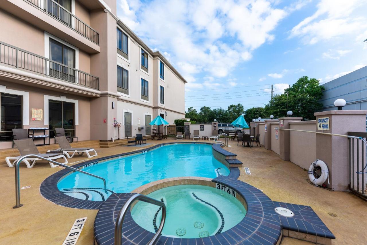 Hotel Comfort West At Clay Road